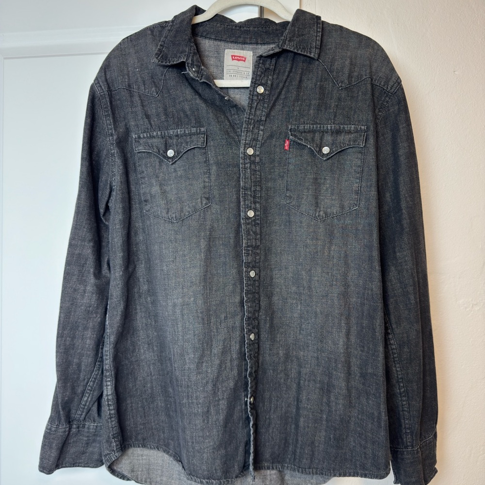 Levi's Charcoal Button-Up Shirt
